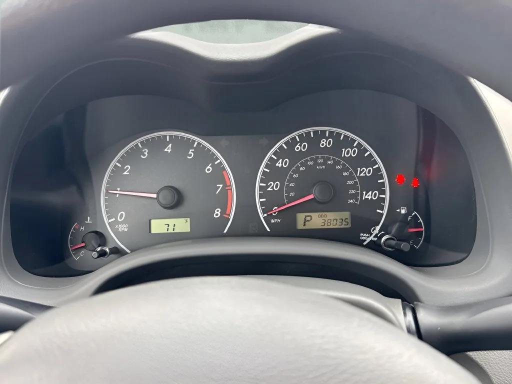 Used 2010 Silver Toyota LE image 16
