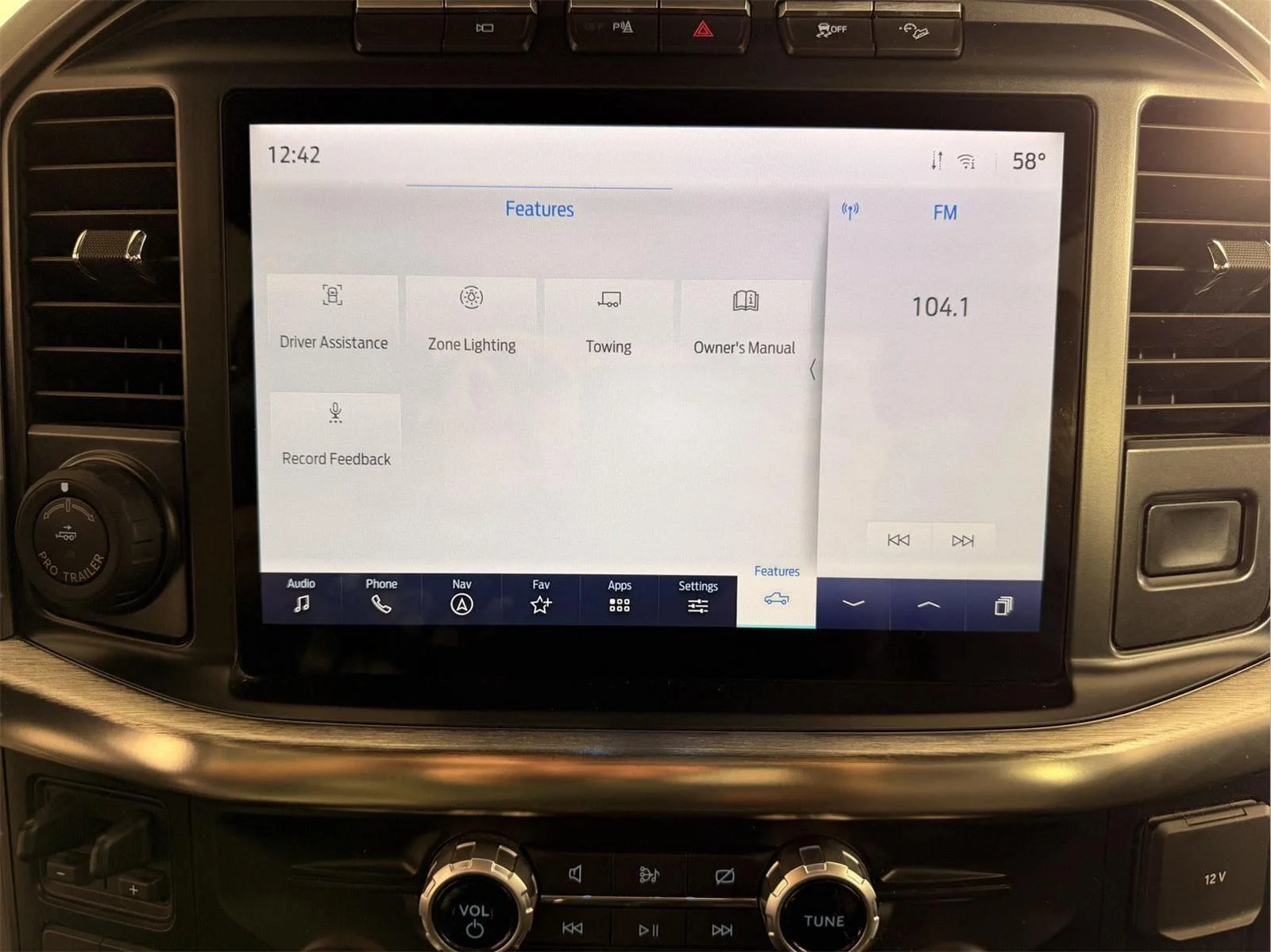 Used 2022 Space White Ford LARIAT image 42