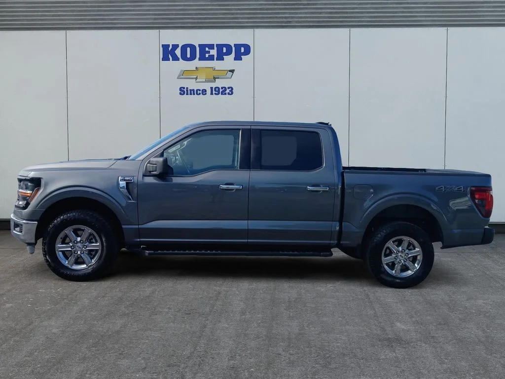 Used 2025 Carbonized Gray Metallic Ford XLT image 2