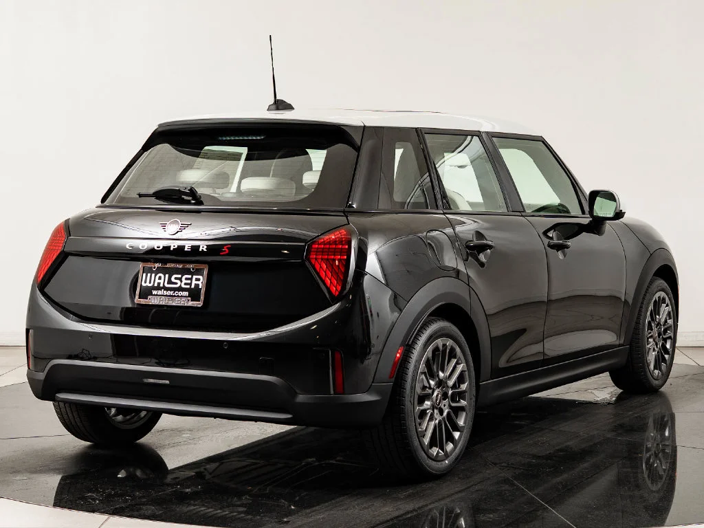 2026 MINI Hardtop 4 Door S - Photo 10