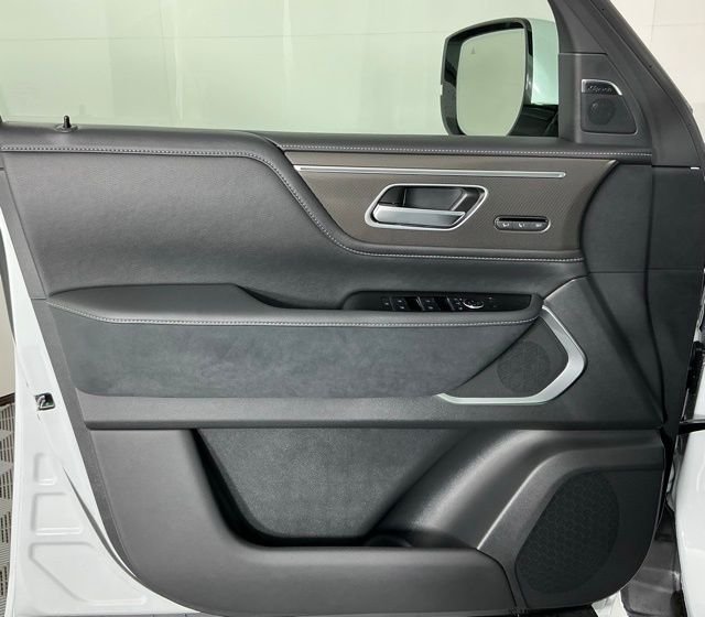 New 2026 RADIANT WHITE INFINITI Luxe 2WD image 11