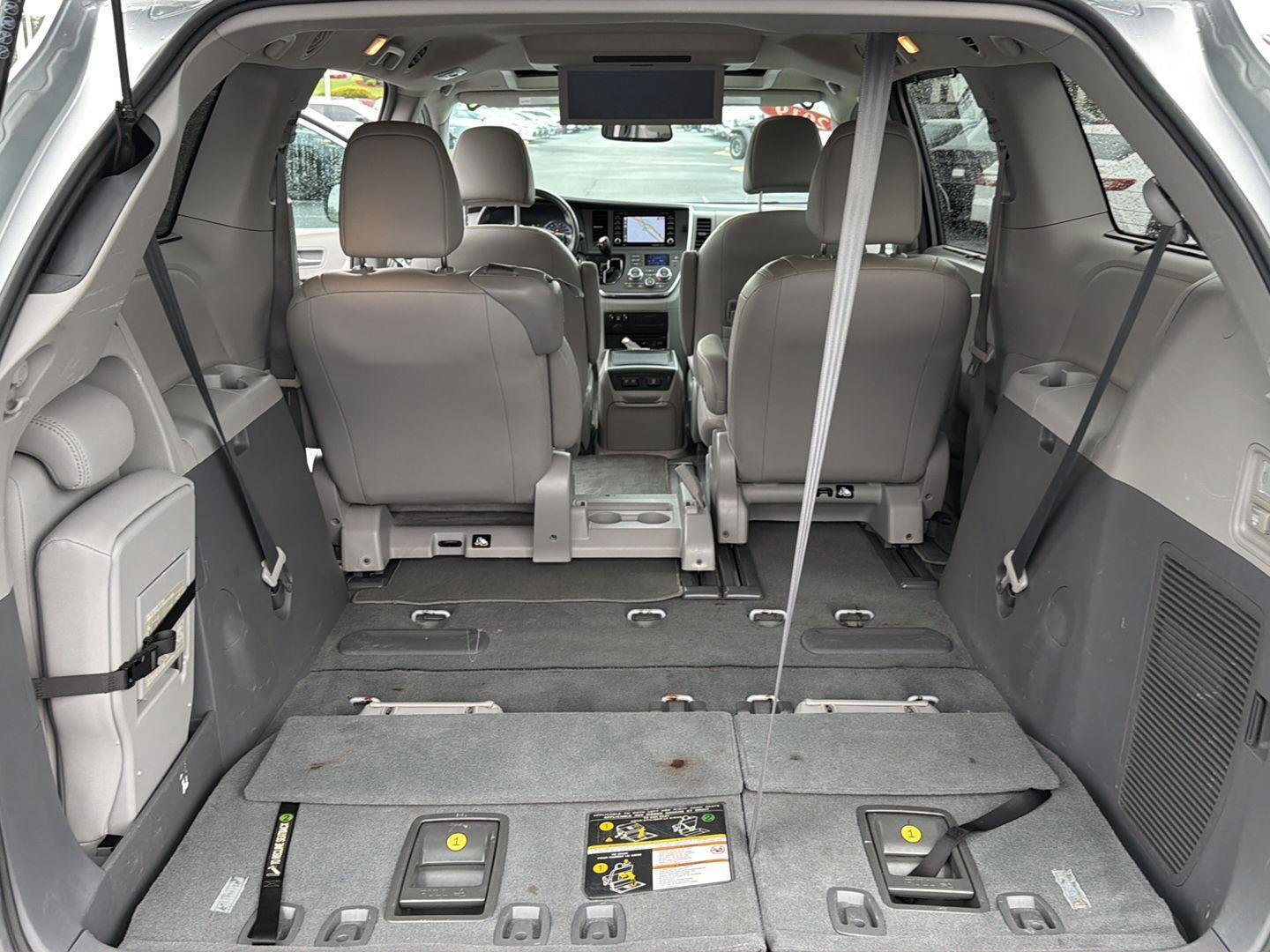 Used 2019 Celestial Silver Metallic Toyota XLE Premium 8-Passenger image 31