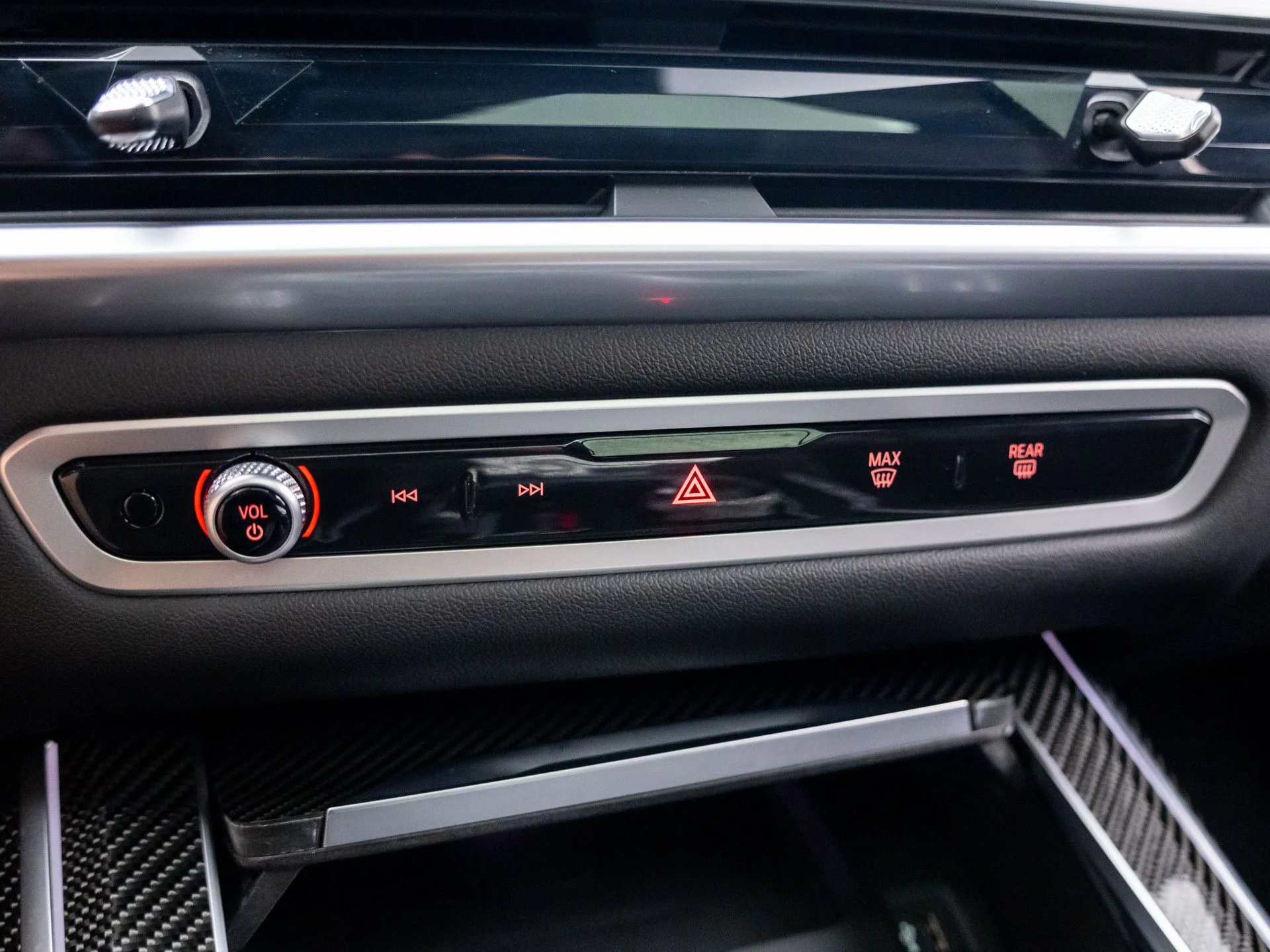 Certified Used 2025 Gray BMW M60i image 30