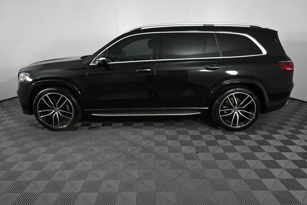 Certified Used 2025 Obsidian Black Metallic Mercedes-Benz GLS 580 image 3
