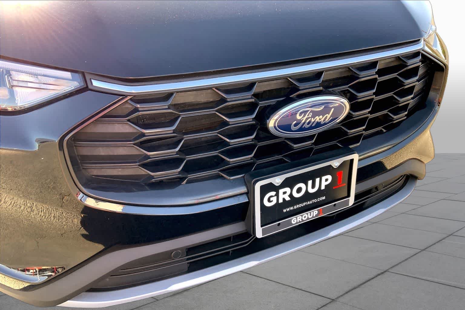 Used 2025 Agate Black Metallic Ford ST-Line image 30