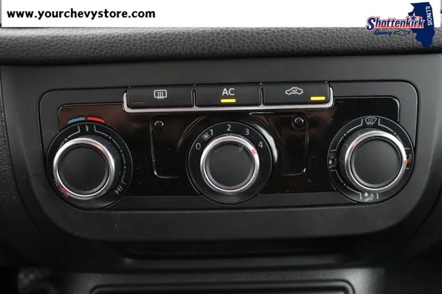 Used 2012 Gray Volkswagen SE image 26