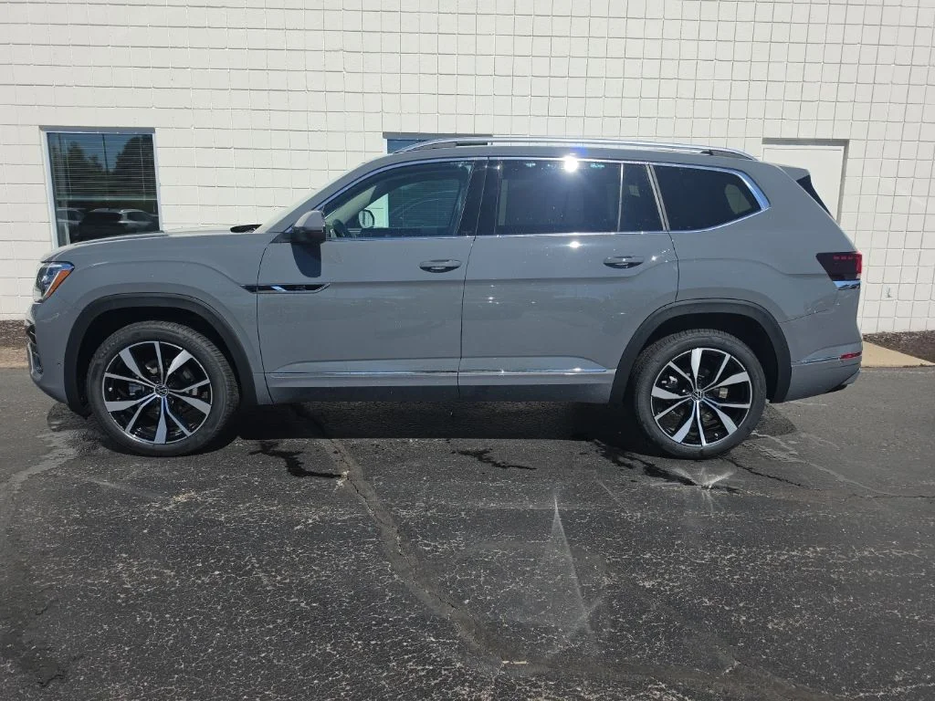 New 2026 Pure Gray Volkswagen 2.0T SEL Premium R-Line image 2