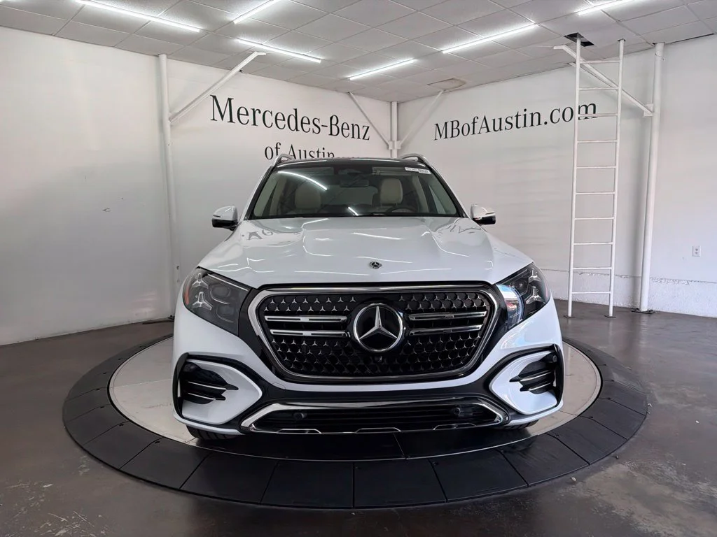 New 2027 White Mercedes-Benz GLS 450 image 2