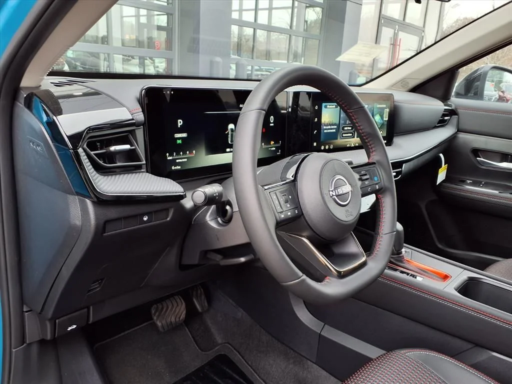 New 2026 Arctic Ice Blue Metallic / Super Black Two-tone Nissan SR image 11