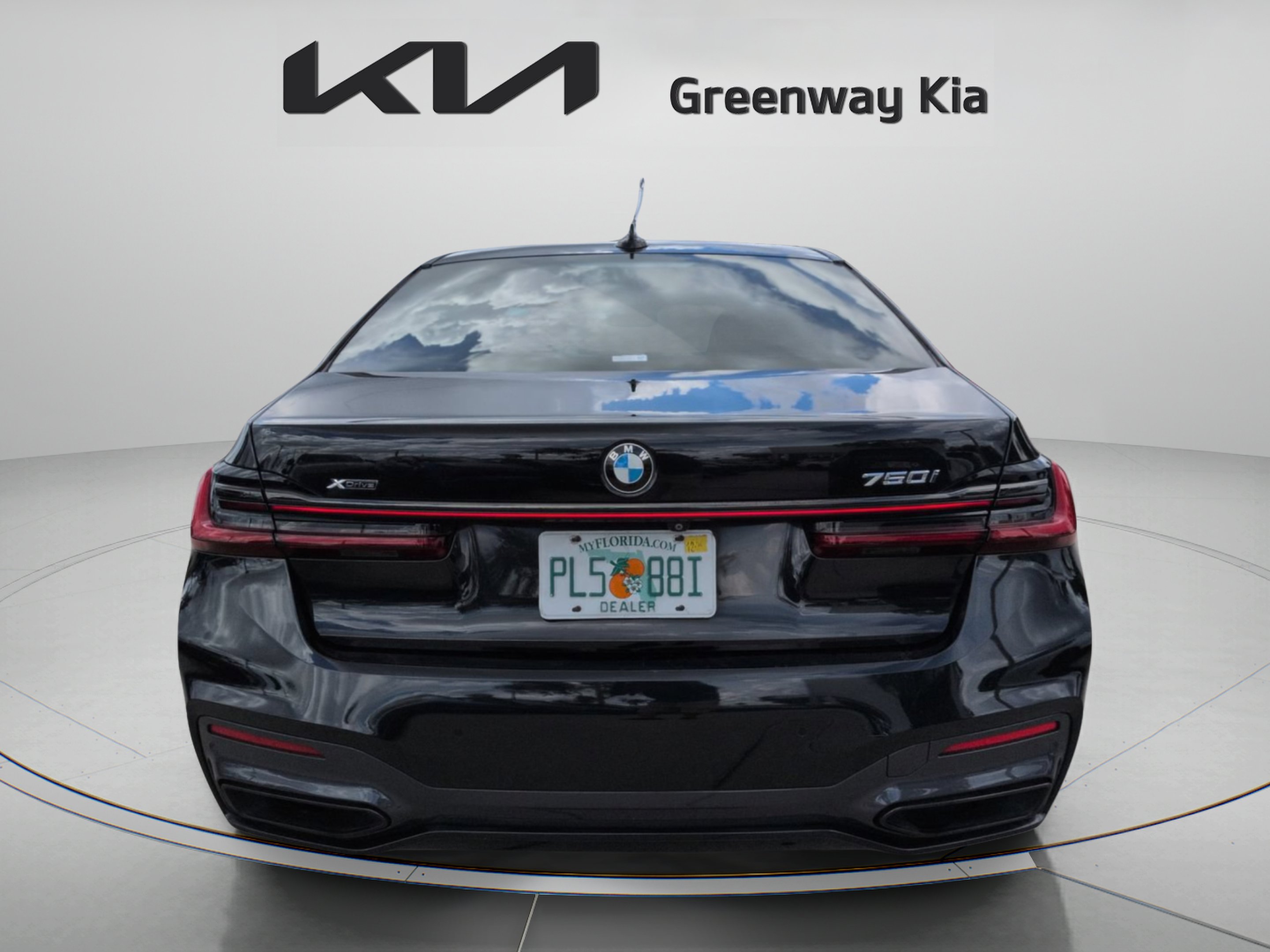 Used 2021 Black Sapphire Metallic BMW 750i xDrive image 7