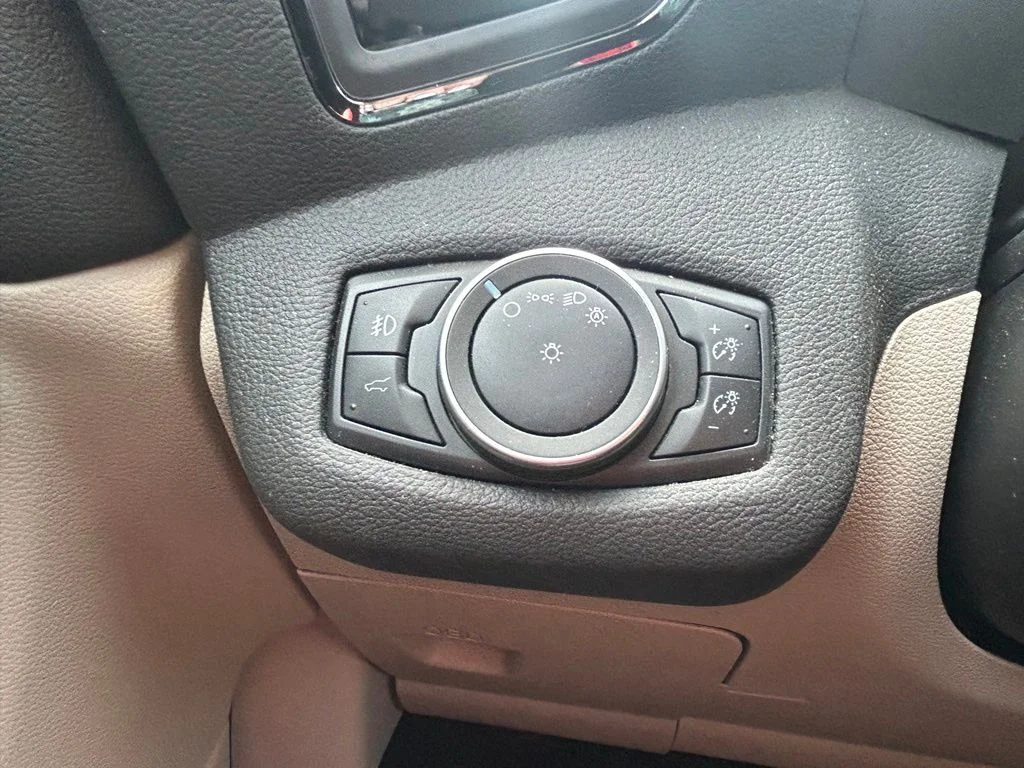 Used 2019 Ingot Silver Ford Titanium image 16