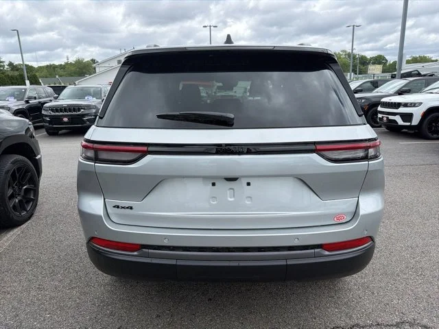 New 2026 Silver Jeep Altitude image 4