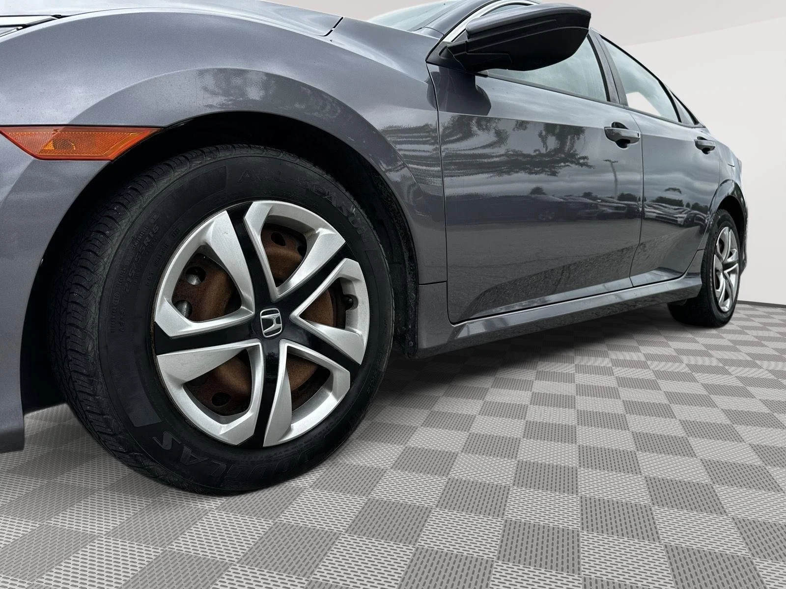 Used 2016 Modern Steel Metallic Honda LX image 5