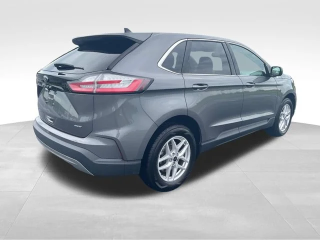 Used 2024 Gray Ford SEL image 6