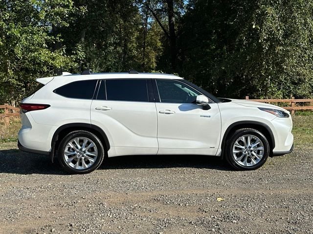 Used 2021 Blizzard Pearl Toyota Limited image 8