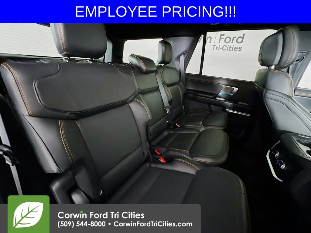 New 2026 Oxford White Ford Tremor image 17
