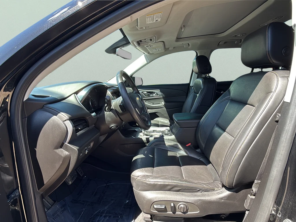Used 2018 Mosaic Black Metallic Chevrolet Premier image 10