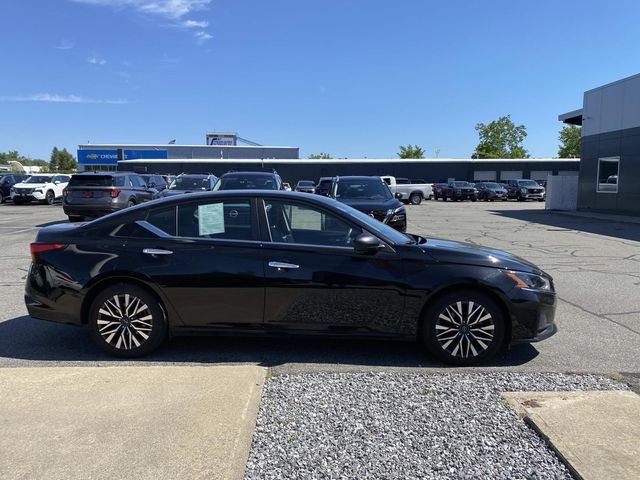 Used 2024 Black Nissan 2.5 SV image 8