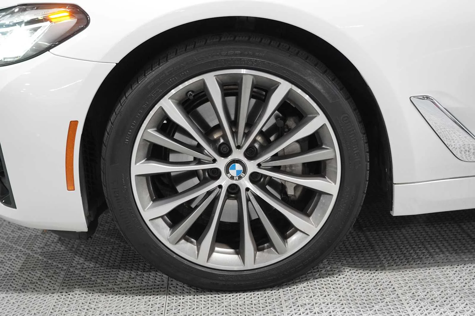 Used 2022 Mineral White Metallic BMW 530i image 8
