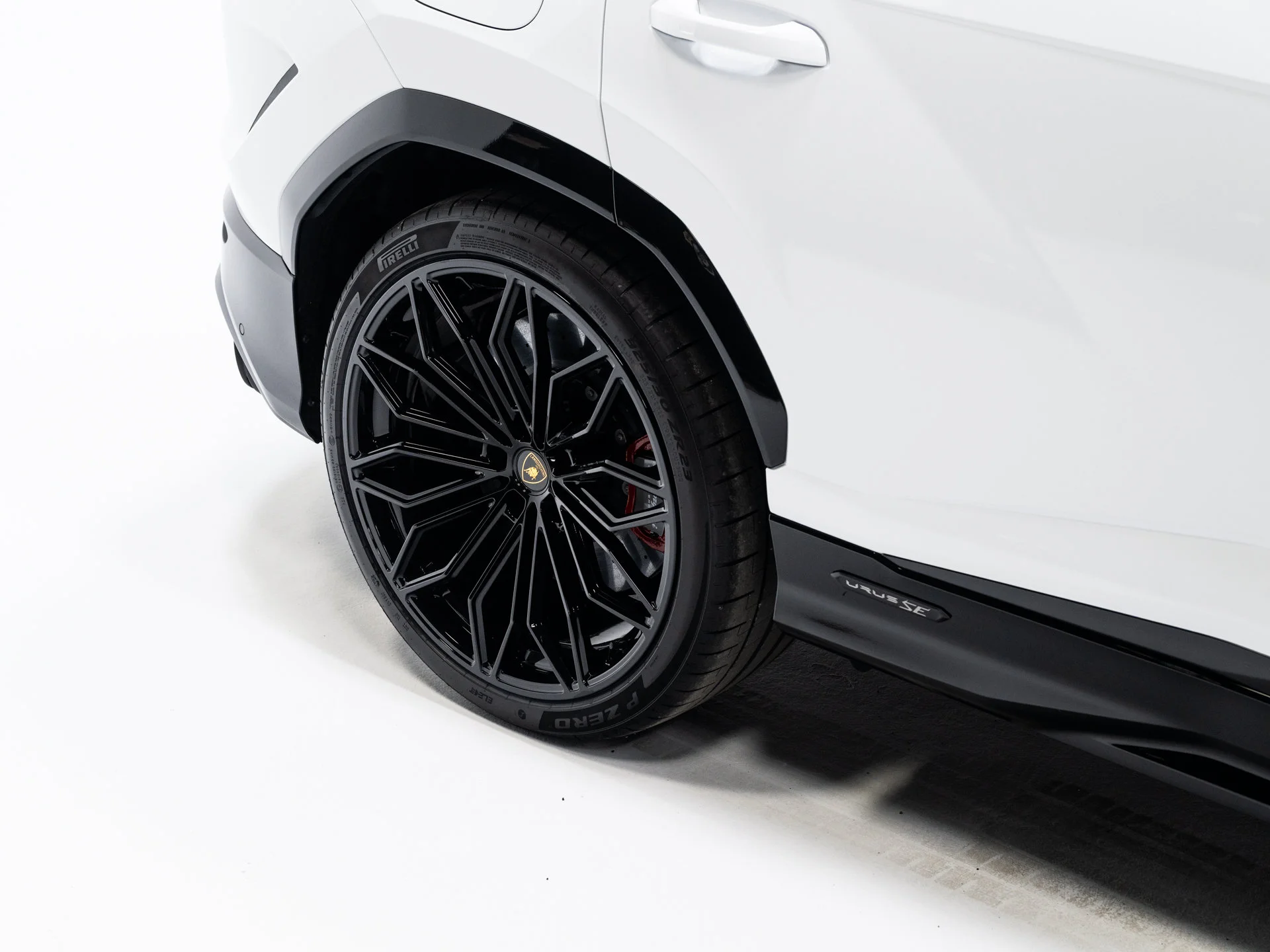 Used 2025  Lamborghini SE image 24