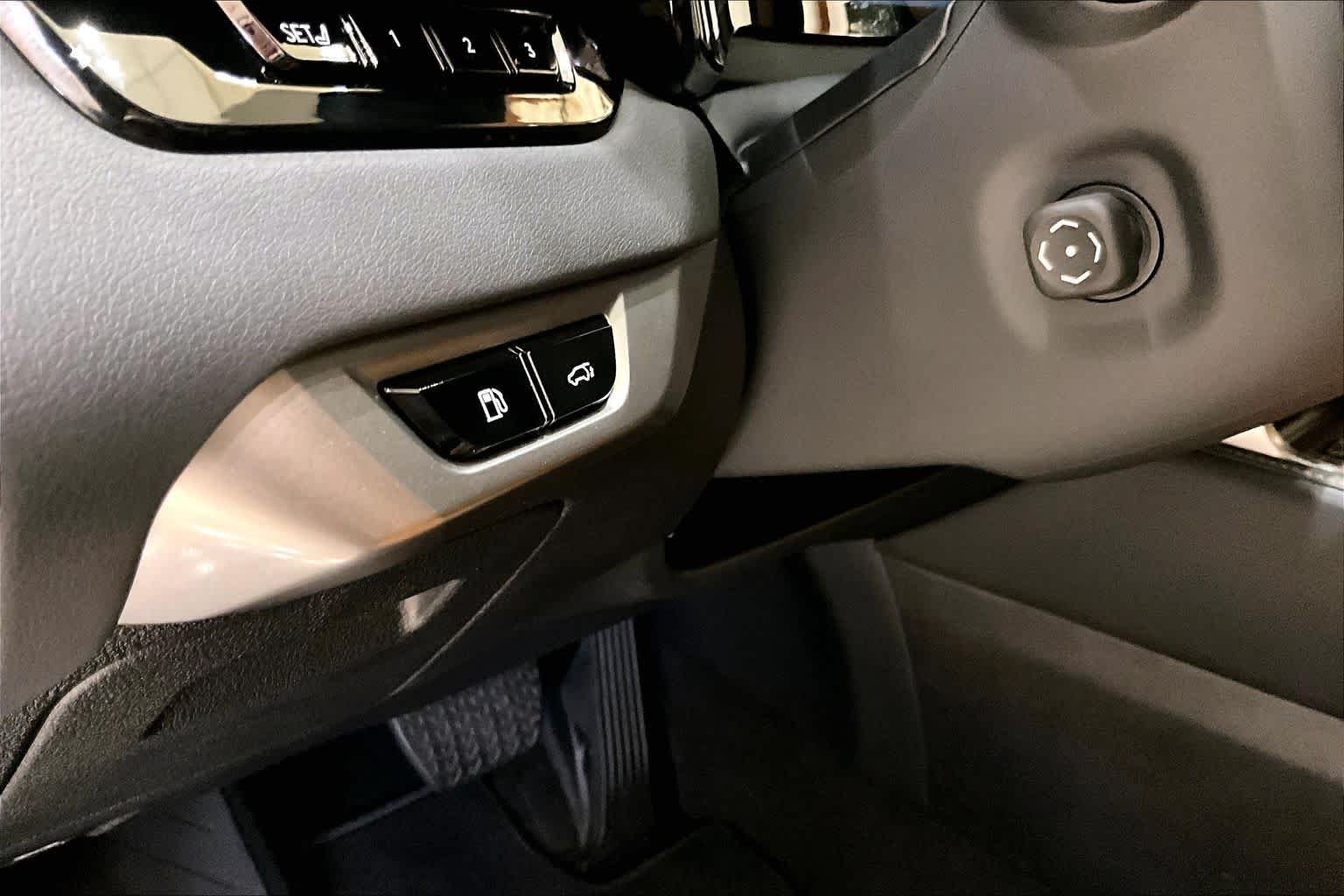 Certified Used 2025 Cloudburst Gray Lexus Premium Plus image 32
