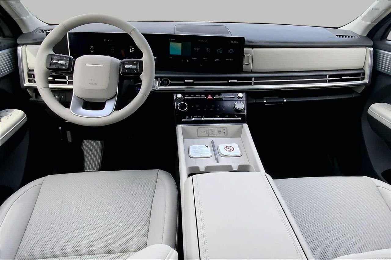 New 2026 Shimmering Silver Hyundai SEL image 5