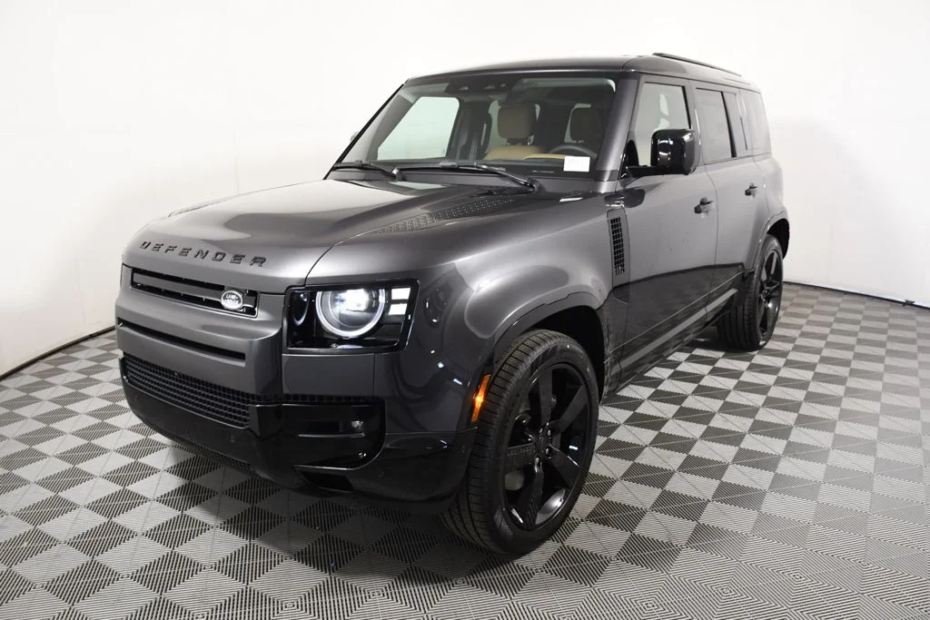 2026 Land Rover Defender 110 X-Dynamic SE P400's photo