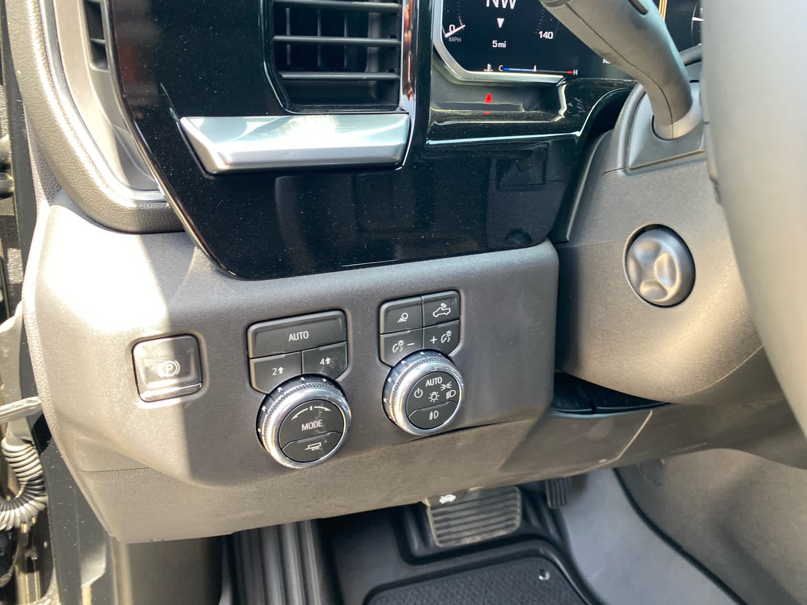 2026 GMC Sierra 1500 SLT - Photo 12