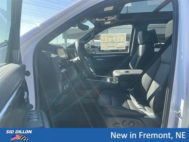New 2026 Summit White Chevrolet Z71 image 3