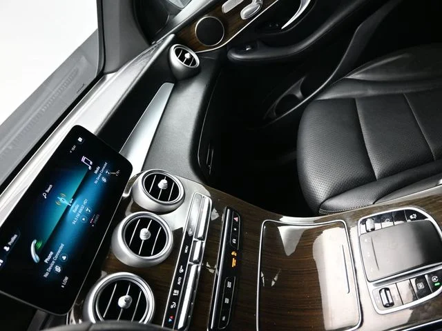 2020 Mercedes-Benz GLC GLC300 - Photo 16
