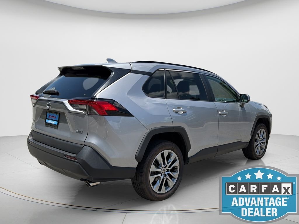 Used 2022 Silver Toyota XLE Premium image 6