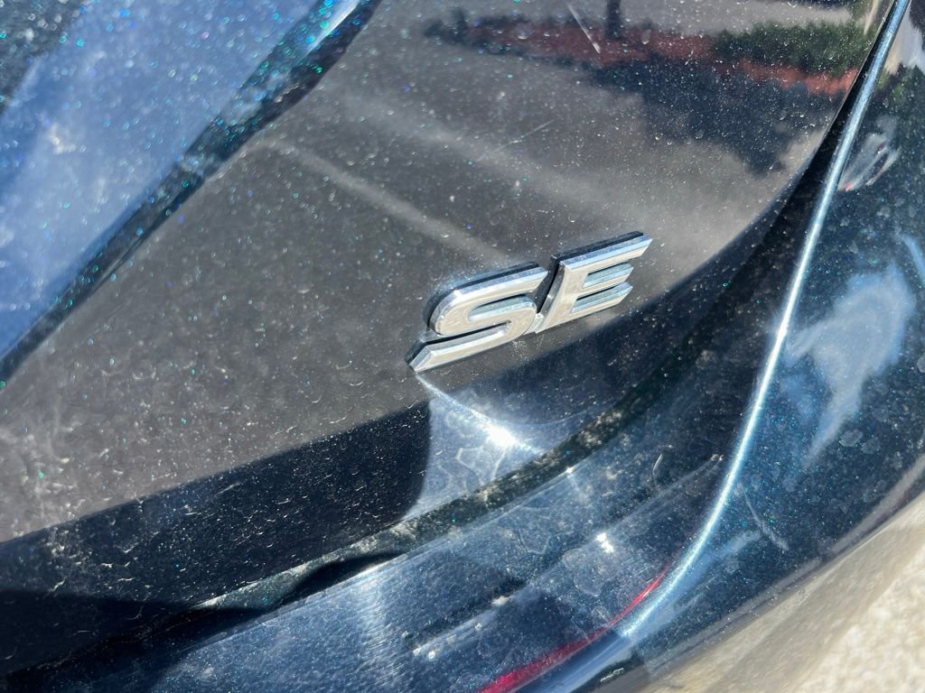 Used 2020 Blue Toyota SE image 4