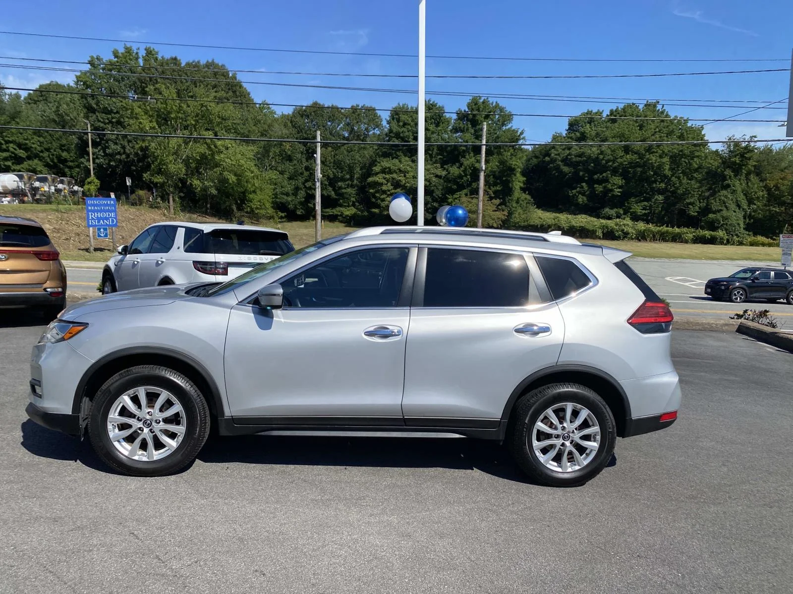 Used 2017 Nissan Rogue SV with VIN JN8AT2MVXHW257399 for sale in East Providence, RI
