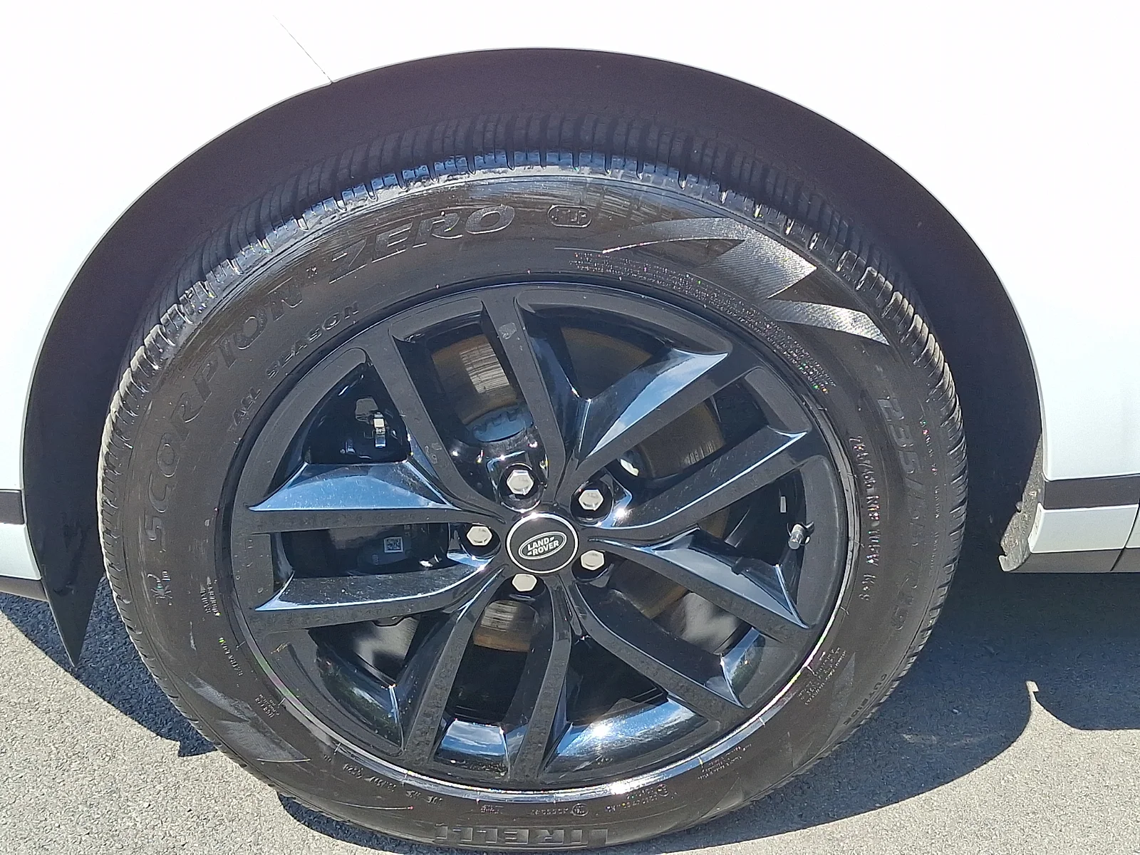 Certified Used 2026 Fuji White Land Rover S image 9