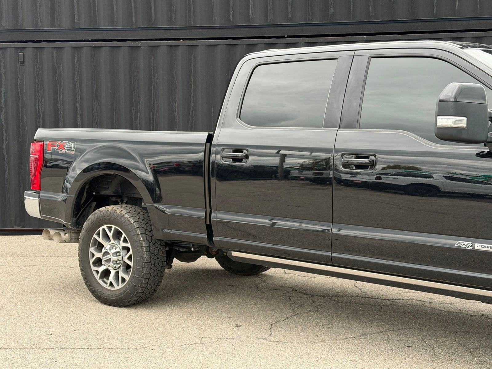 View vehicle photo 5