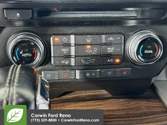 Used 2016 Magnetic Ford Lariat image 19