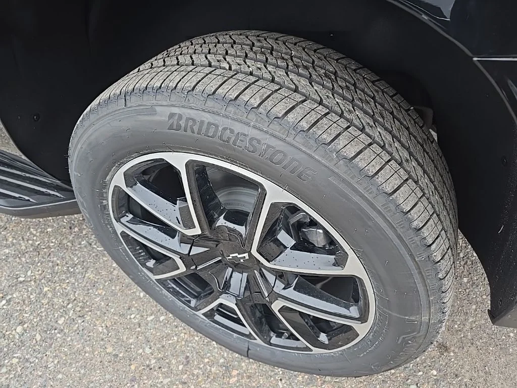 New 2026 BLACK Chevrolet RST image 33