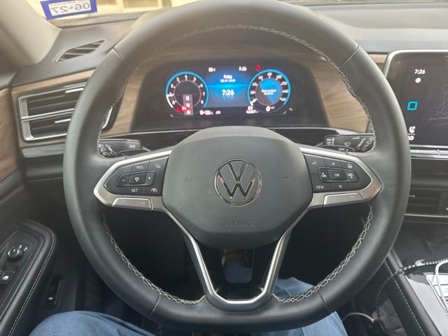 Used 2024 White Volkswagen 2.0T SE w/Technology image 9