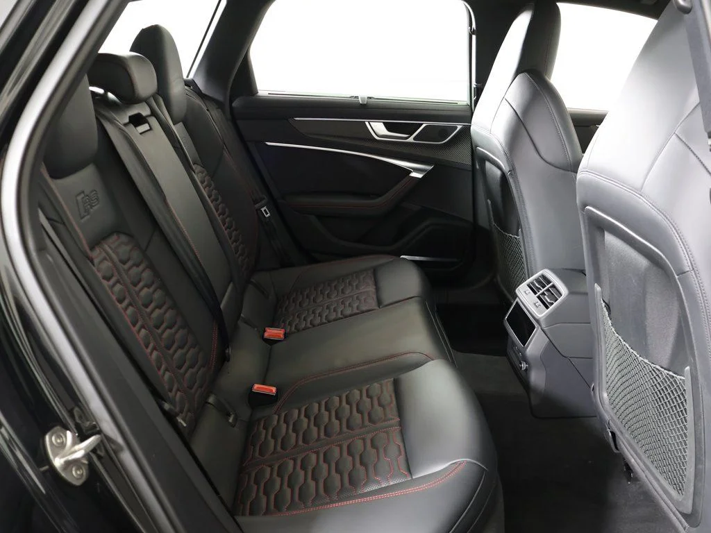 Used 2025 Mythos Black Metallic Audi 4.0T image 39