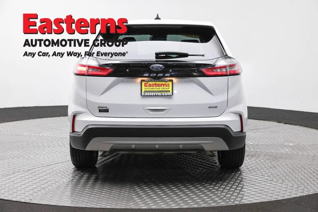 Used 2023 White Ford SEL image 6