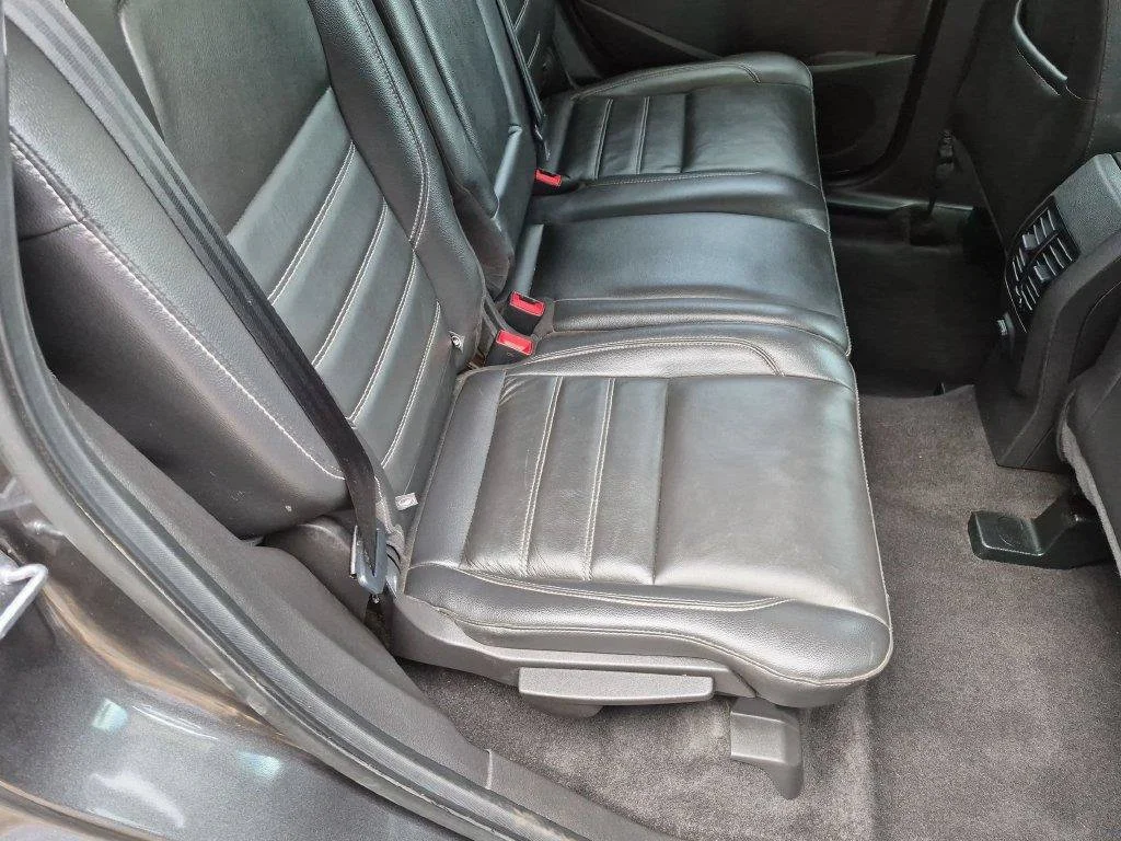 Used 2018 Gray Ford SEL image 23