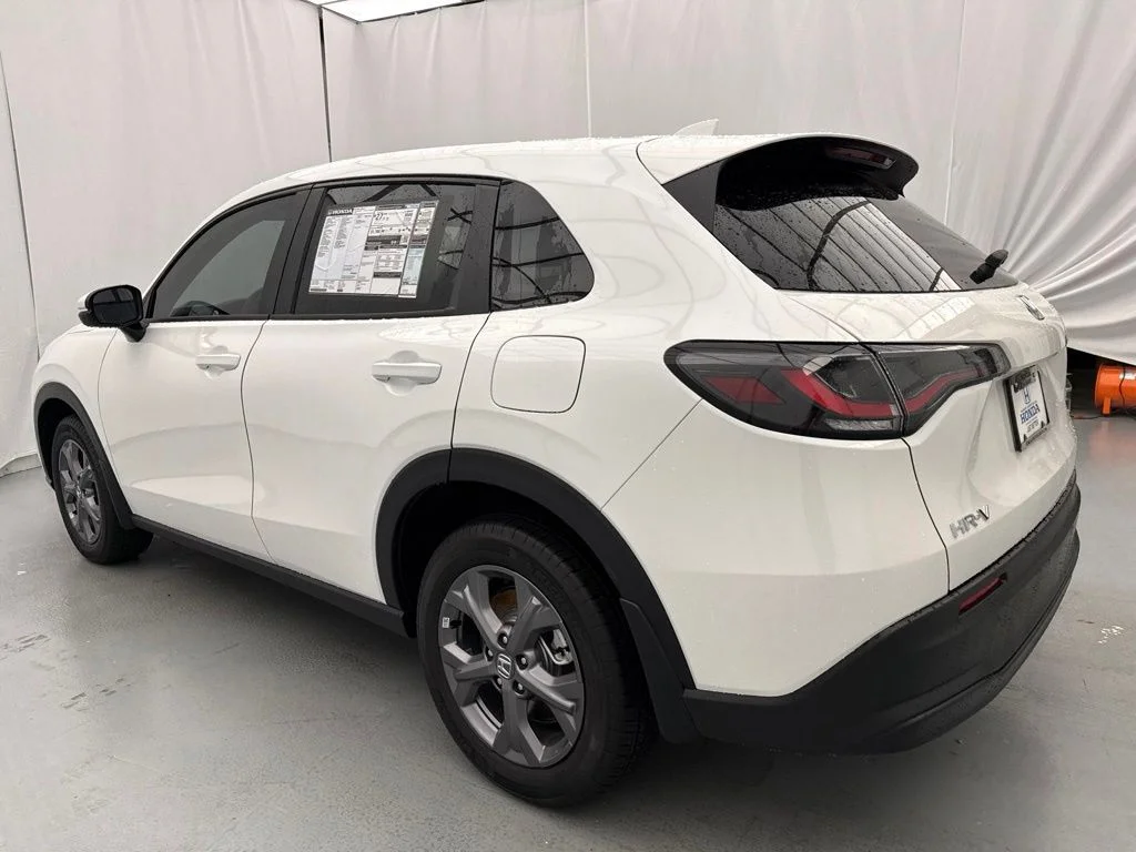 New 2027 Platinum White Pearl Honda LX image 5