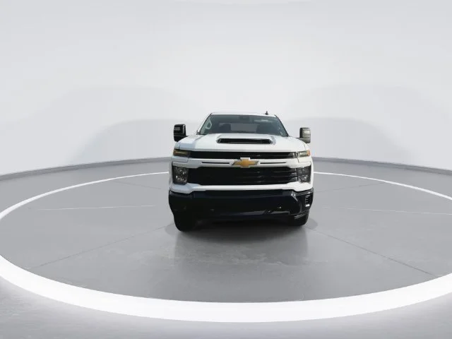 Used 2024 White Chevrolet Custom image 3