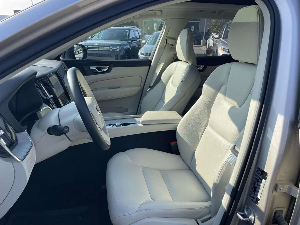 Used 2025 Bright Dusk Metallic Volvo Plus image 8