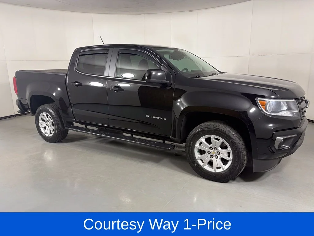 Used 2022 Black Chevrolet LT image 12