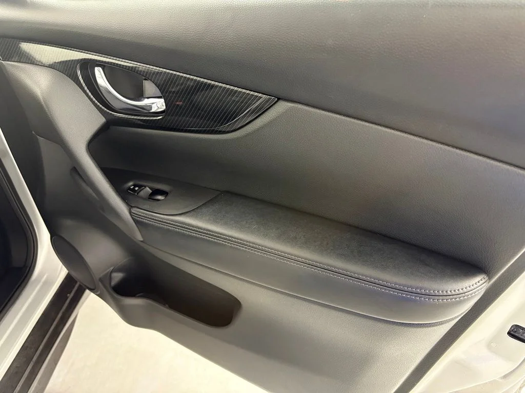 Used 2018 Silver Nissan Hybrid SL image 42