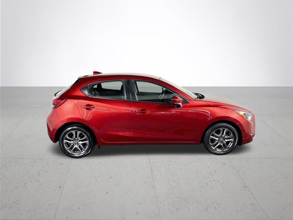 Used 2020 Red Toyota XLE image 5