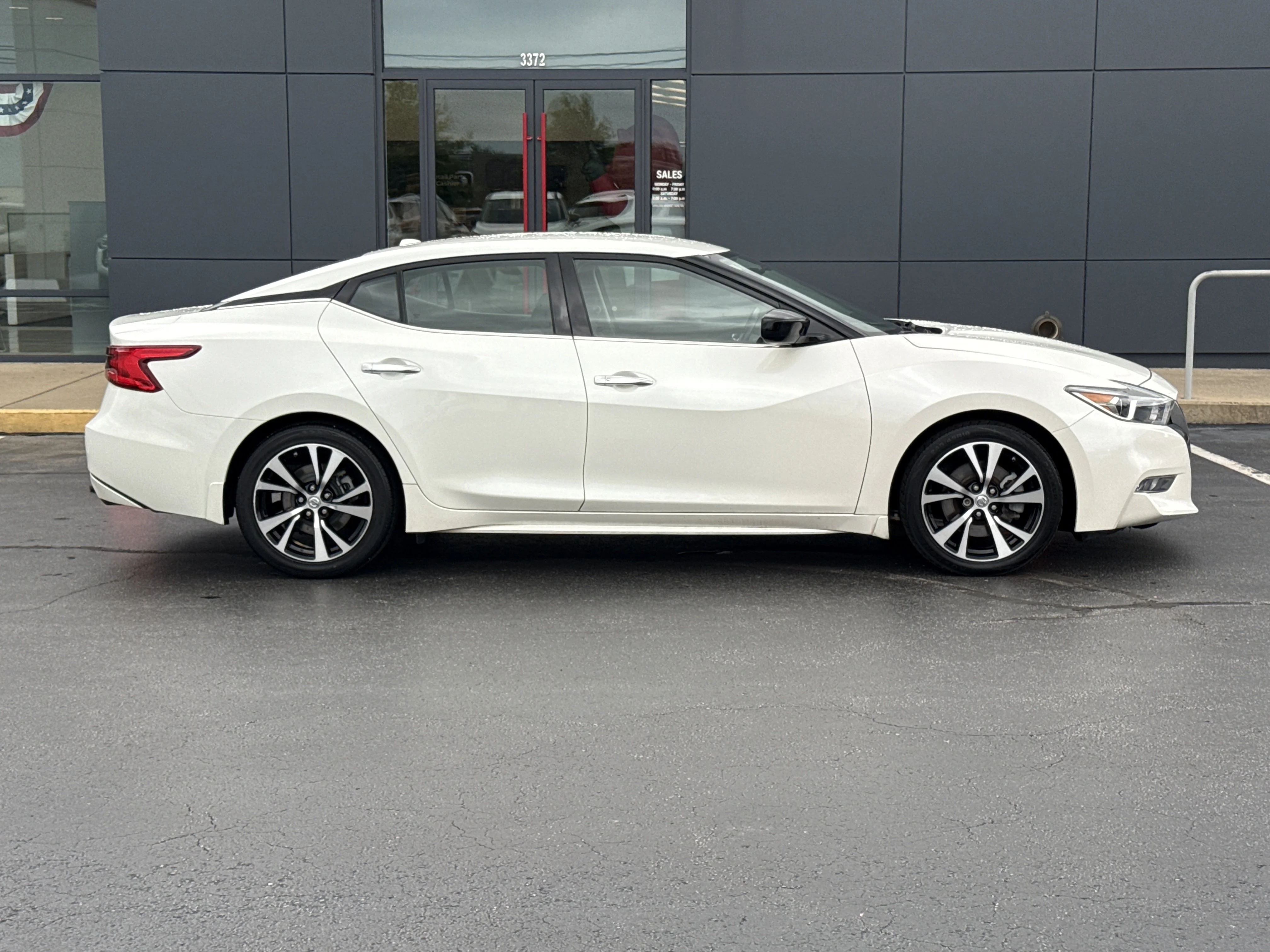 Used 2018 Pearl White Nissan S image 2