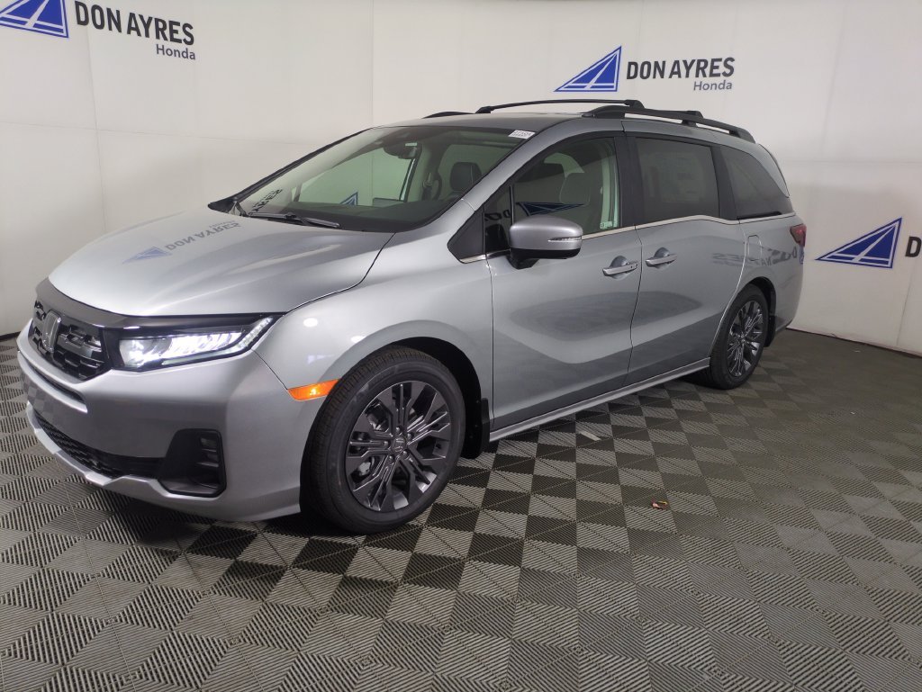 New 2027 Solar Silver Metallic Honda Touring image 1