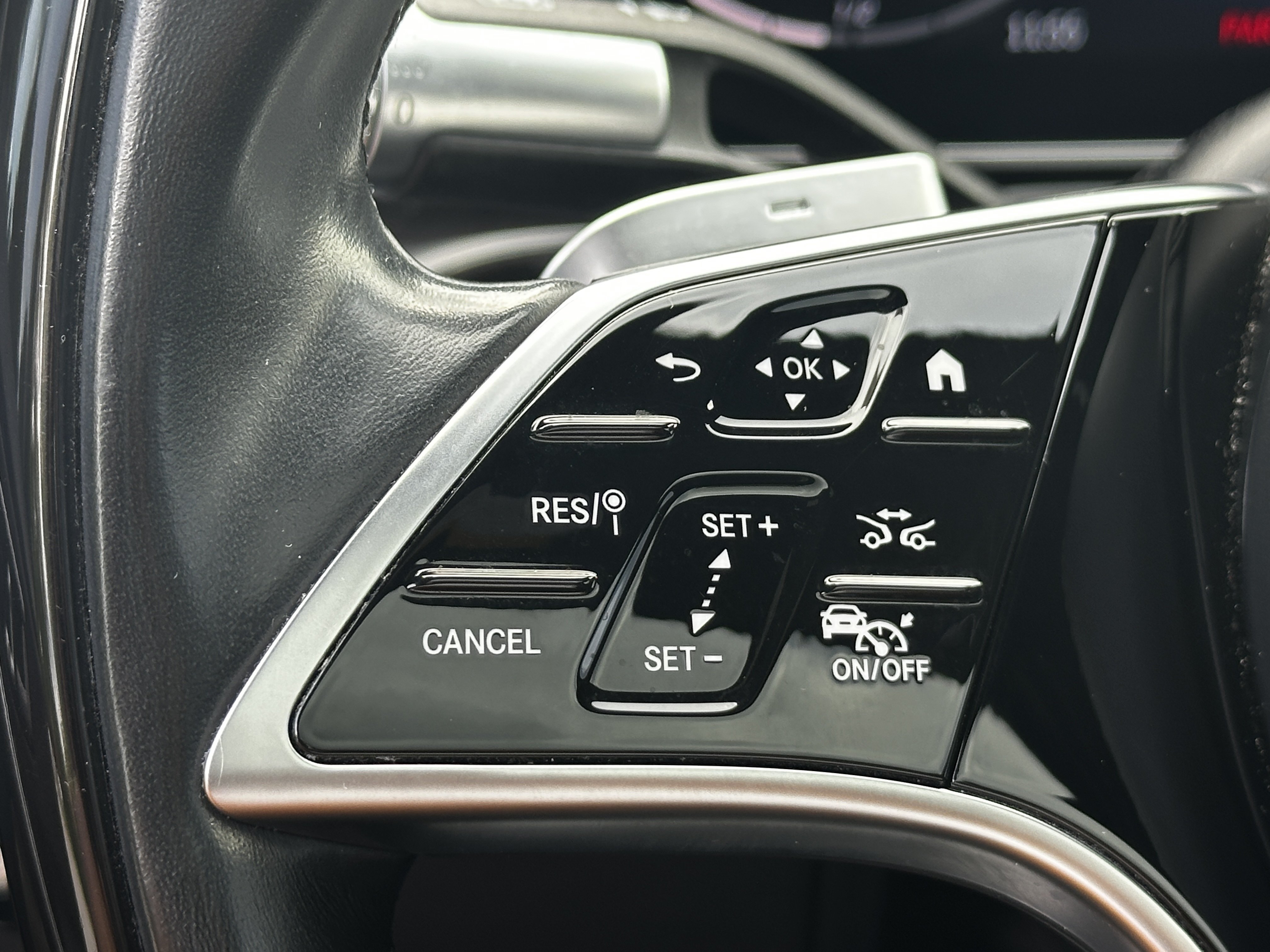 Certified Used 2023 Gray Mercedes-Benz S 580e image 29